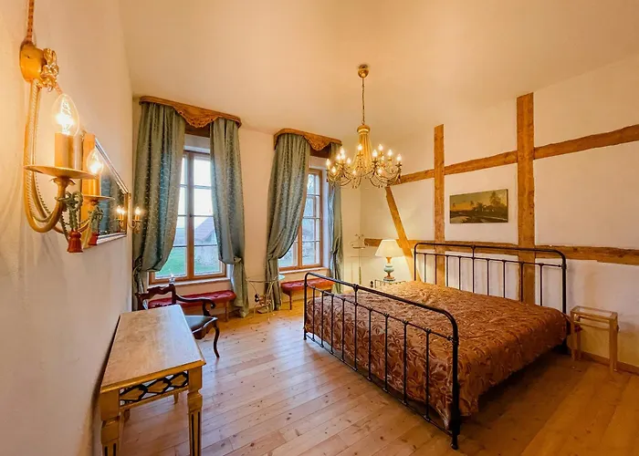 Hébergement de vacances Rustic Apartment, Lovingly Restored